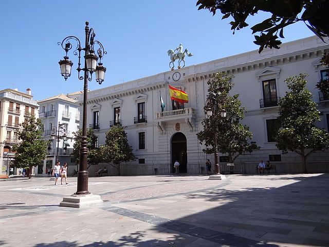 UGT seala la posible externalizacin de los servicios deportivos con el Plan de Contratacin del Ayuntamiento de Granada